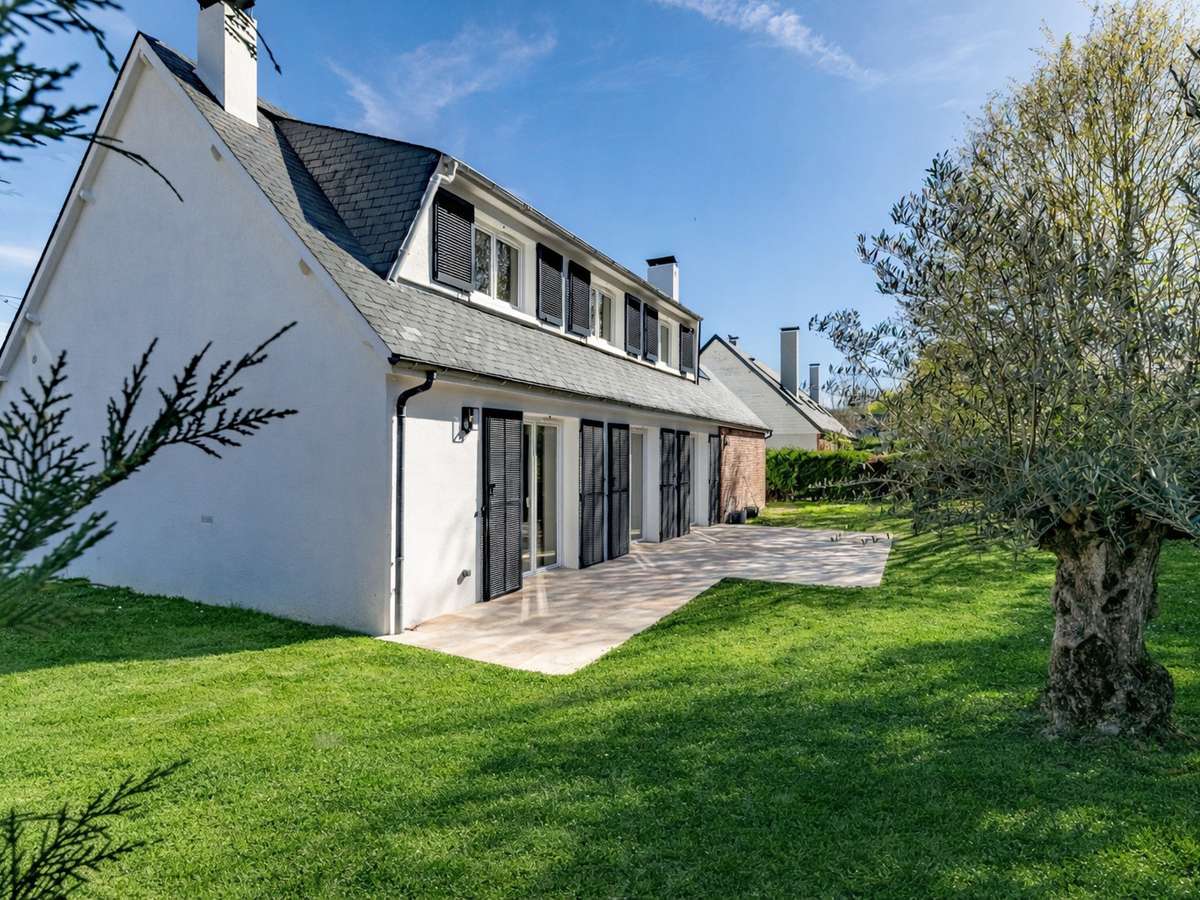 House L'Étang-la-Ville