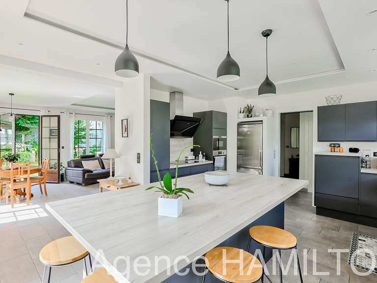 Maison L'Étang-la-Ville - 6 chambres - 250m²