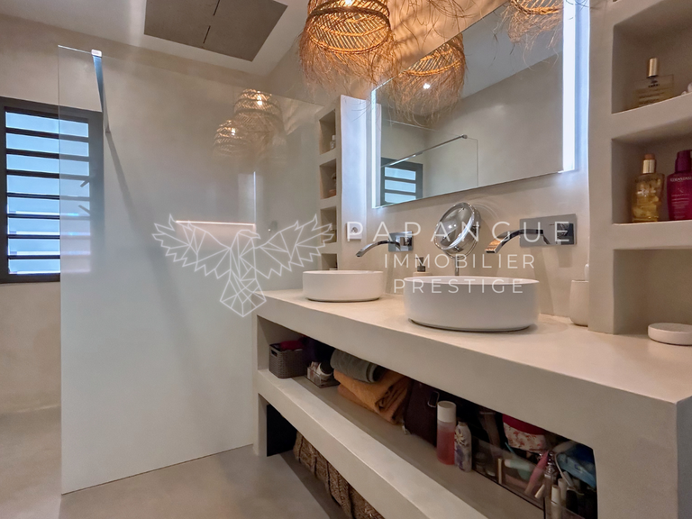 Villa L'etang-sale-les-bains - 3 chambres - 250m²