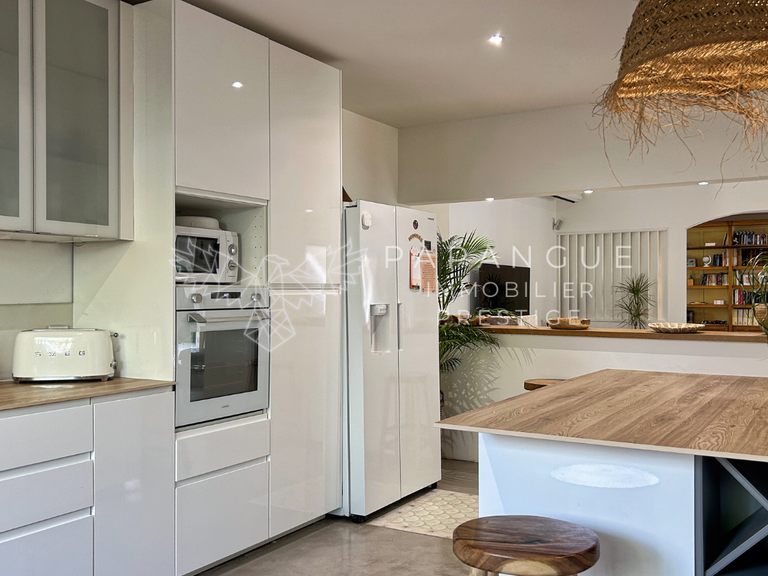 Villa L'etang-sale-les-bains - 3 chambres - 250m²