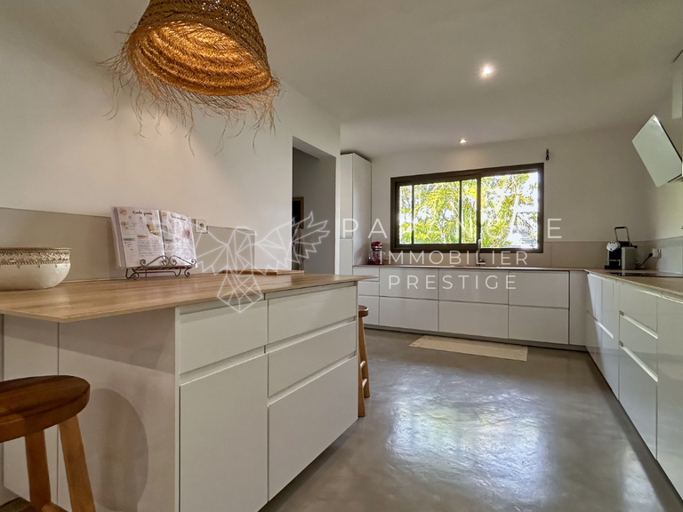 Villa L'etang-sale-les-bains - 3 chambres - 250m²