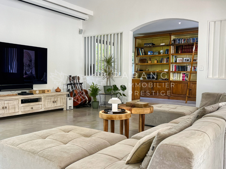 Villa L'etang-sale-les-bains - 3 chambres - 250m²