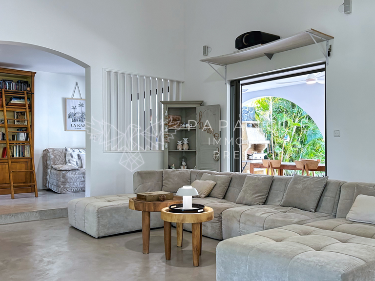 Villa L'etang-sale-les-bains - 3 chambres - 250m²