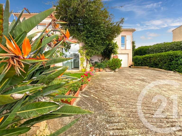 Maison L'Île-Rousse - 6 chambres - 216m²