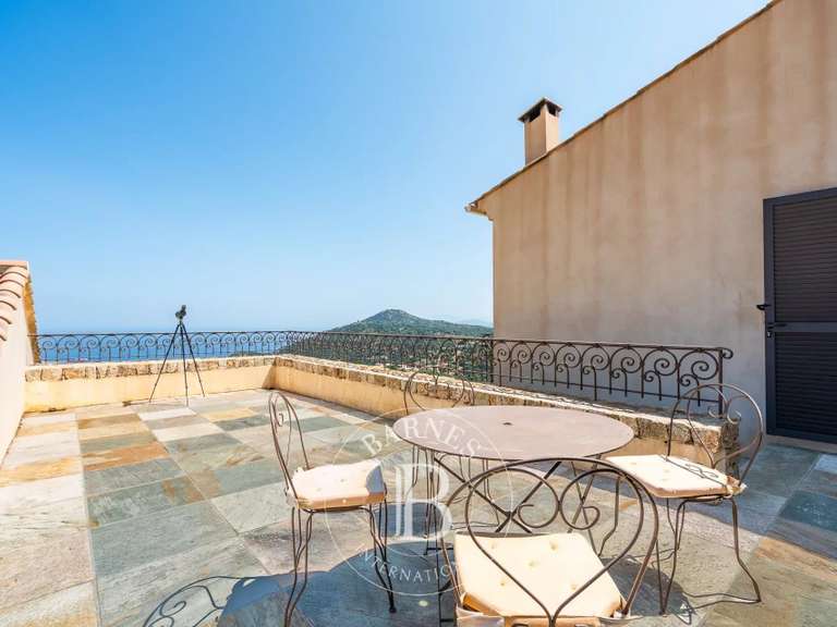 Maison L'Île-Rousse - 5 chambres - 171m²