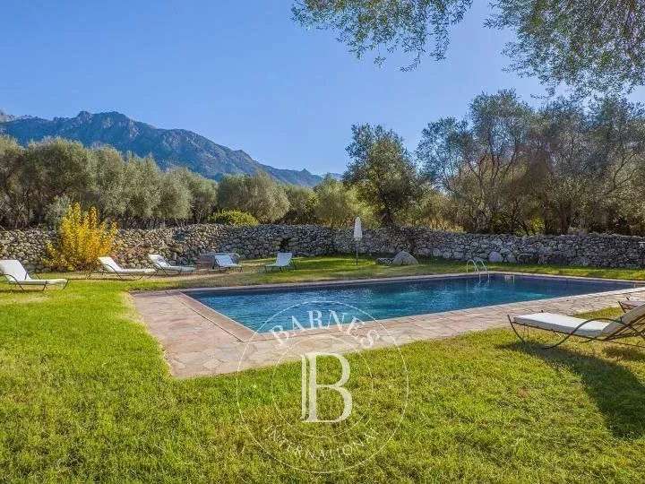 Villa L'Île-Rousse - 7 chambres - 300m²