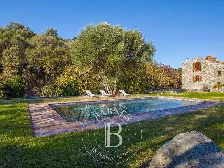 Villa L'Île-Rousse - 7 chambres - 300m²