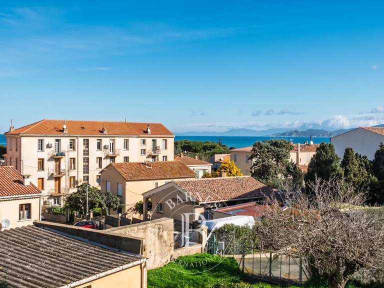 Villa L'Île-Rousse - 10 chambres - 410m²