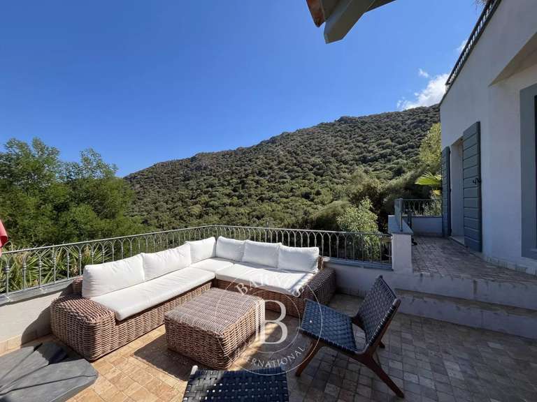 Villa L'Île-Rousse - 5 chambres - 242m²