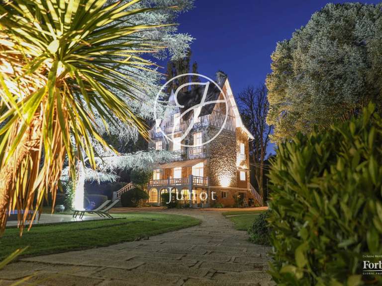 Villa L'Isle-Adam - 12 chambres - 439m²