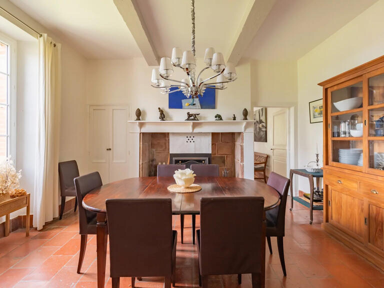 Maison L'Isle-Jourdain - 4 chambres - 241m²