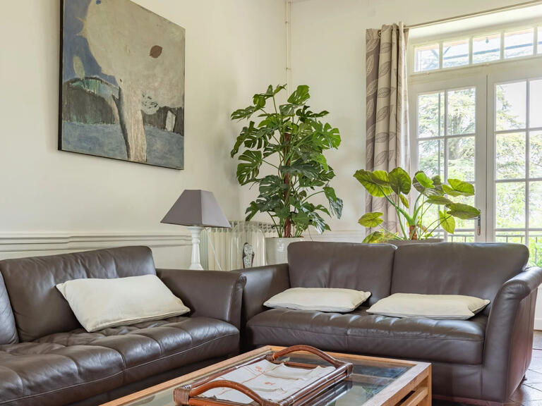 Maison L'Isle-Jourdain - 4 chambres - 241m²