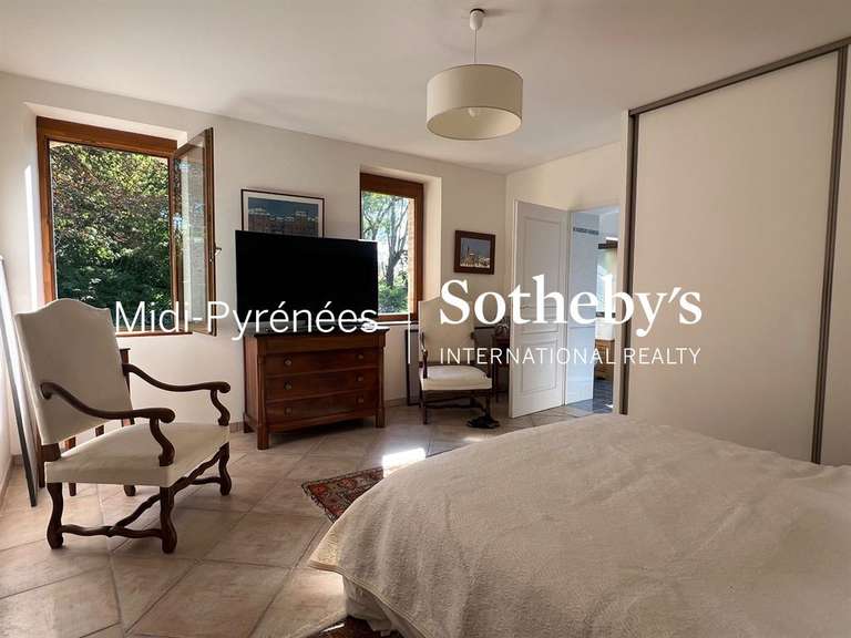 Maison L'Isle-Jourdain - 4 chambres - 296m²