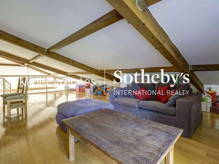 Maison L'Isle-Jourdain - 4 chambres - 296m²