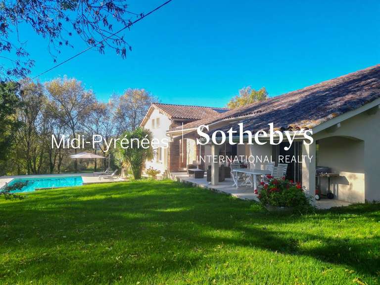 Maison L'Isle-Jourdain - 4 chambres - 296m²