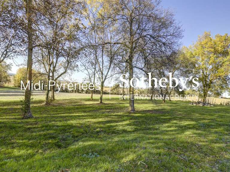 Maison L'Isle-Jourdain - 4 chambres - 296m²