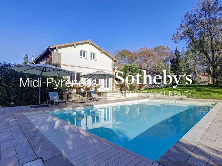 Maison L'Isle-Jourdain - 4 chambres - 296m²