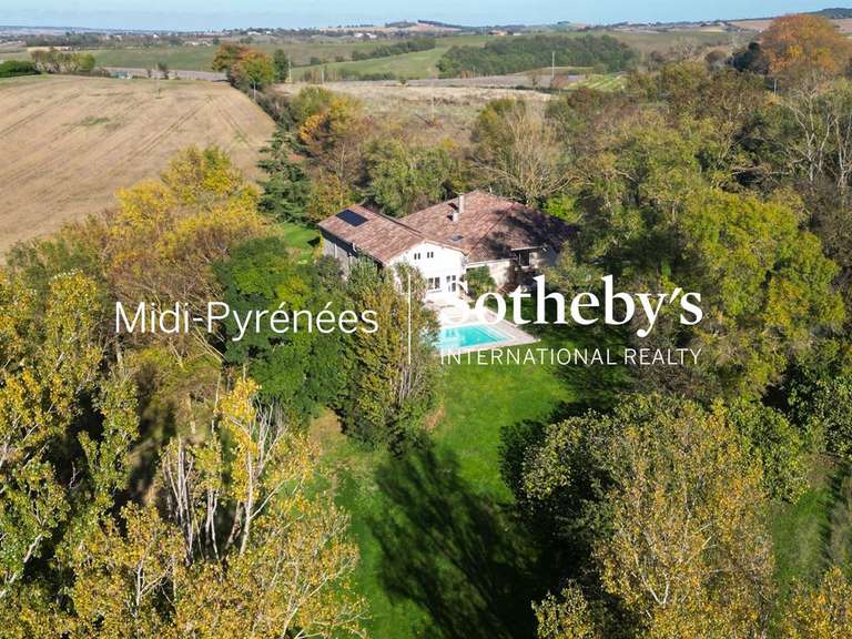 Maison L'Isle-Jourdain - 4 chambres - 296m²