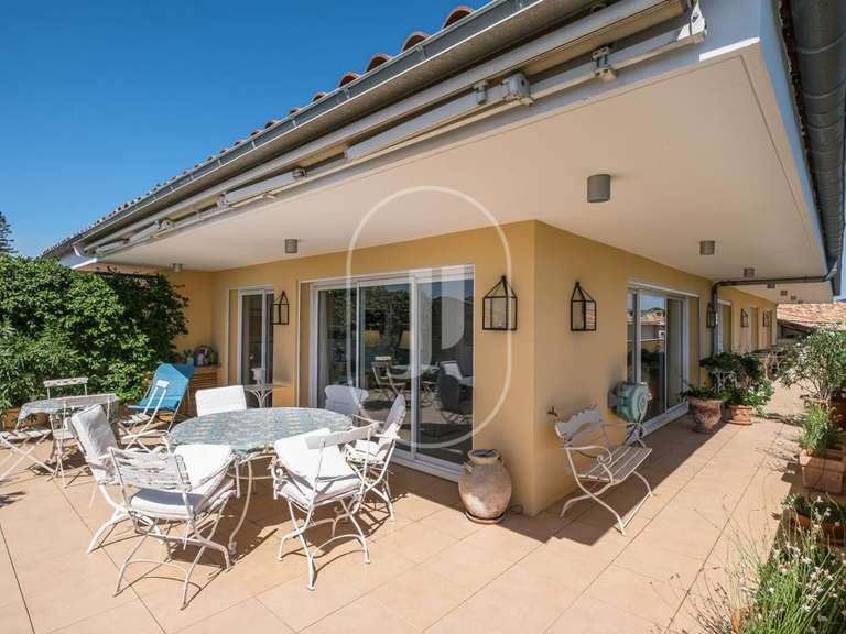 Appartement L'Isle-sur-la-Sorgue - 2 chambres - 130m²