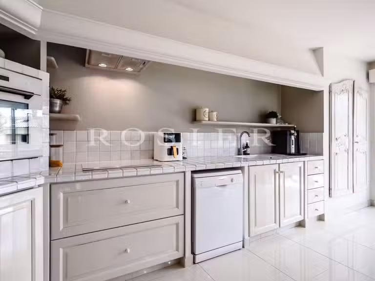 Apartment L'Isle-sur-la-Sorgue - 2 bedrooms - 123m²