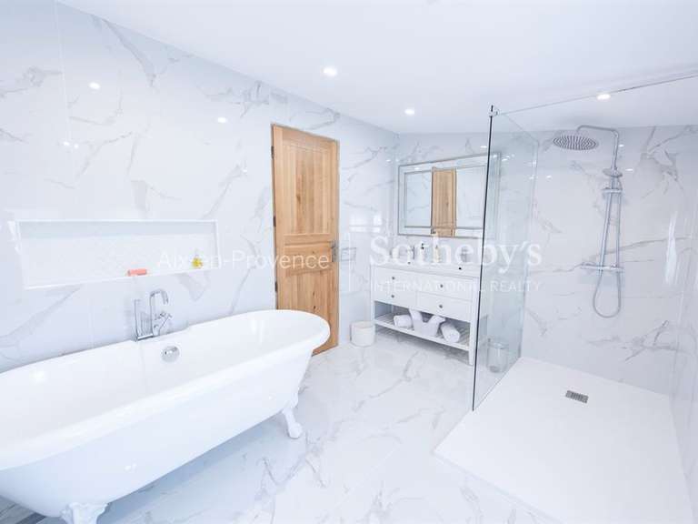 Maison L'Isle-sur-la-Sorgue - 10 chambres - 710m²