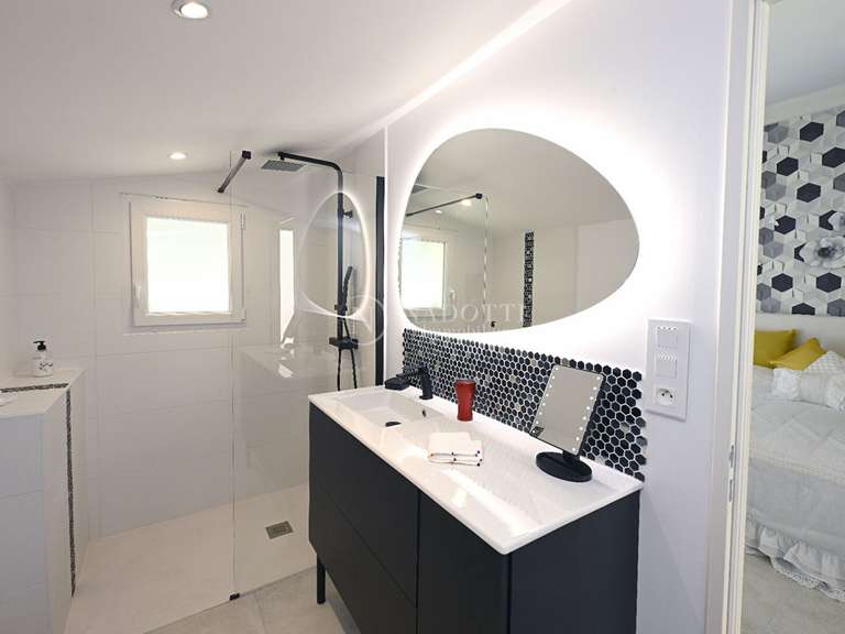 Maison L'Isle-sur-la-Sorgue - 5 chambres - 240m²