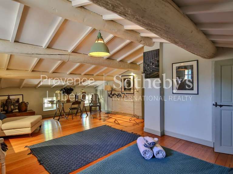 Maison L'Isle-sur-la-Sorgue - 7 chambres - 672m²
