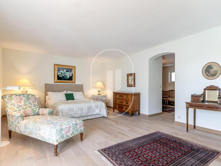 Maison L'Isle-sur-la-Sorgue - 5 chambres - 241m²