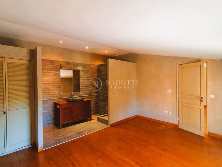 Maison L'Isle-sur-la-Sorgue - 5 chambres - 296m²