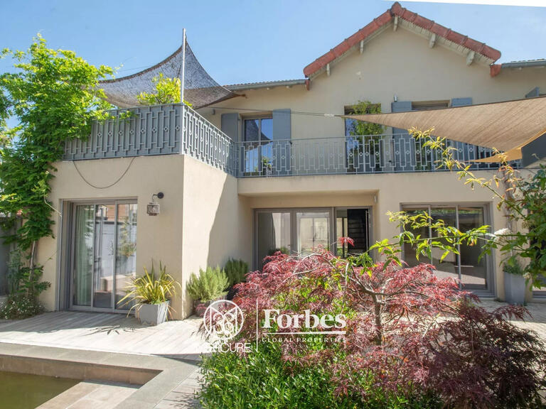 Maison L'Isle-sur-la-Sorgue - 210m²