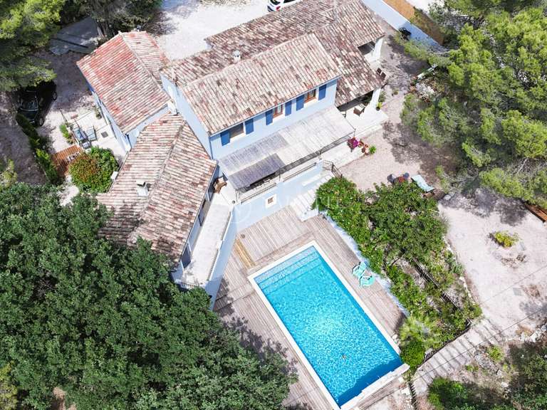 Maison L'Isle-sur-la-Sorgue - 6 chambres - 245m²