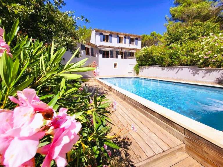House L'Isle-sur-la-Sorgue - 6 bedrooms - 245m²
