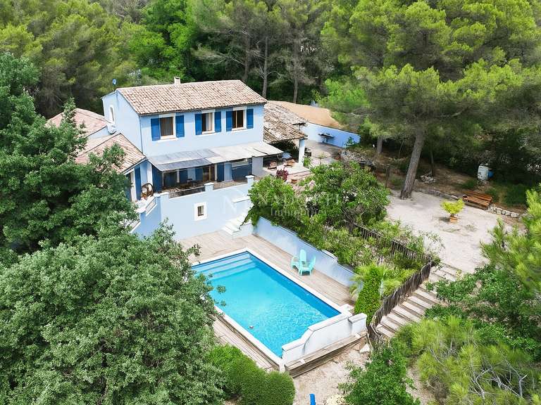 Maison L'Isle-sur-la-Sorgue - 6 chambres - 245m²