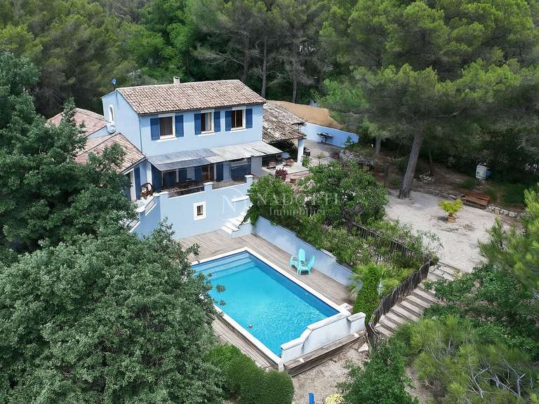 Maison L'Isle-sur-la-Sorgue - 6 chambres - 245m²