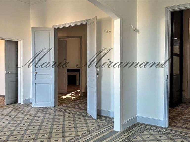 House L'Isle-sur-la-Sorgue - 4 bedrooms - 204m²