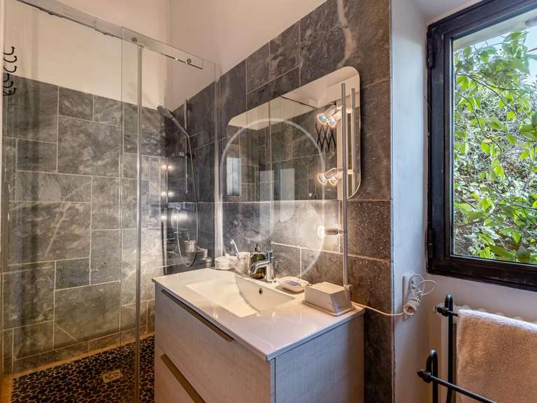 Maison L'Isle-sur-la-Sorgue - 3 chambres - 140m²