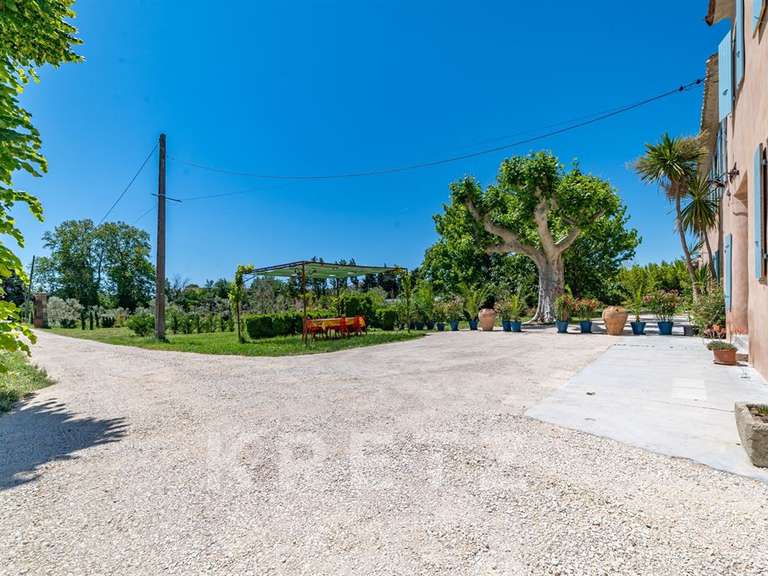 Maison L'Isle-sur-la-Sorgue - 6 chambres - 380m²