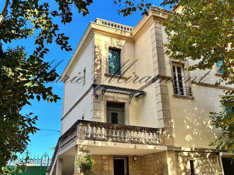 Maison L'Isle-sur-la-Sorgue - 4 chambres - 204m²