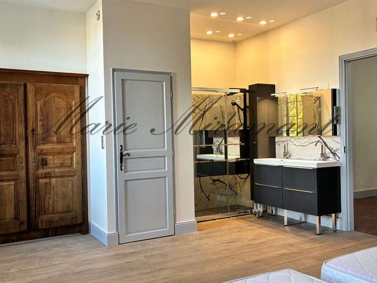 Maison L'Isle-sur-la-Sorgue - 4 chambres - 204m²