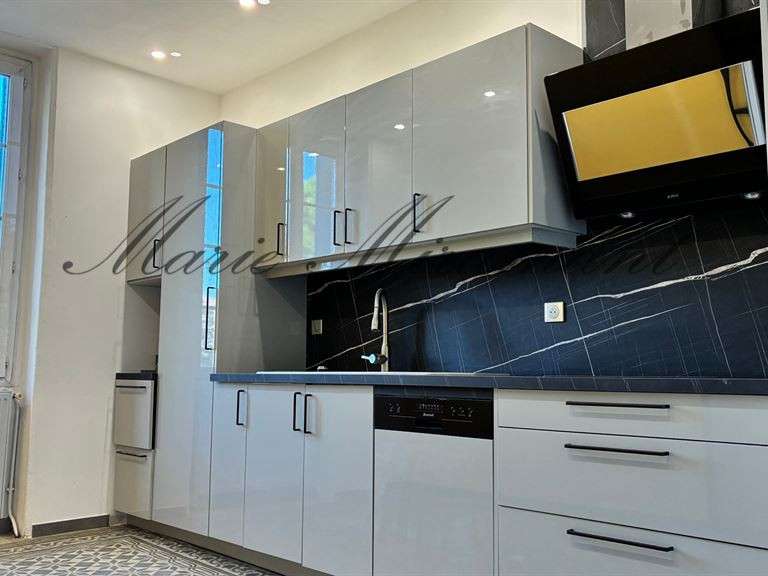 Maison L'Isle-sur-la-Sorgue - 4 chambres - 204m²