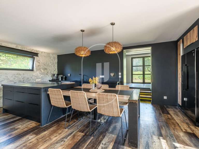 Maison L'Isle-sur-la-Sorgue - 3 chambres - 197m²