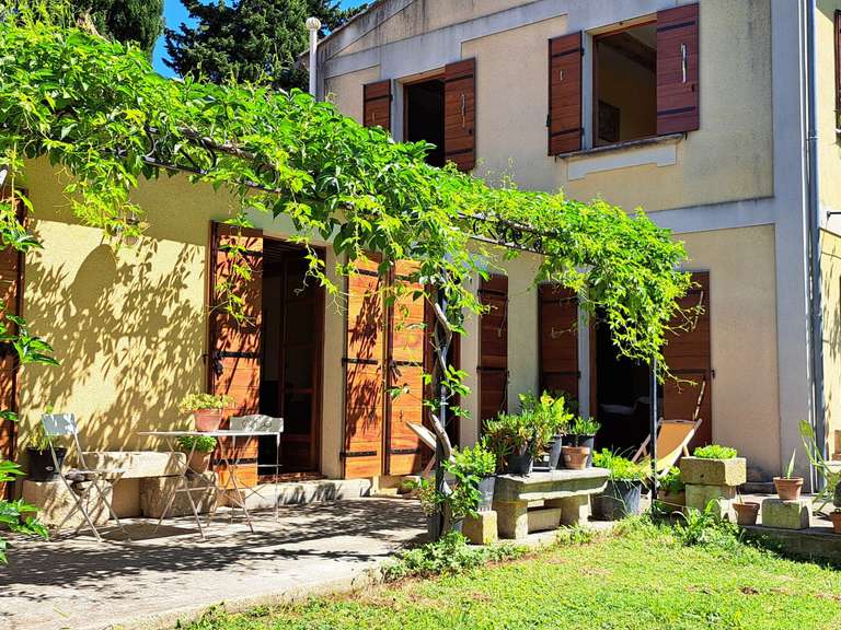 Maison L'Isle-sur-la-Sorgue - 6 chambres - 257m²