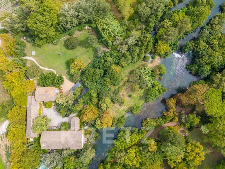 House L'Isle-sur-la-Sorgue - 1313m²
