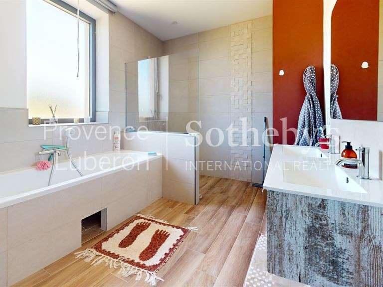Maison L'Isle-sur-la-Sorgue - 6 chambres - 230m²