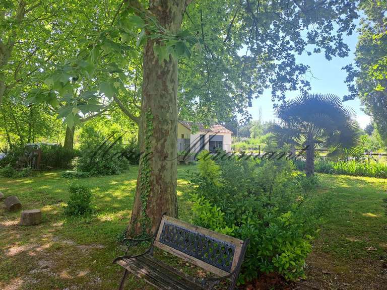 Propriété L'Isle-sur-la-Sorgue - 13 chambres - 600m²