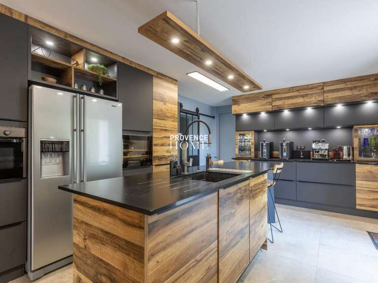 Propriété L'Isle-sur-la-Sorgue - 12 chambres - 438m²