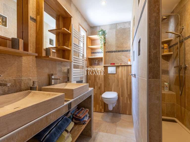 Propriété L'Isle-sur-la-Sorgue - 12 chambres - 438m²