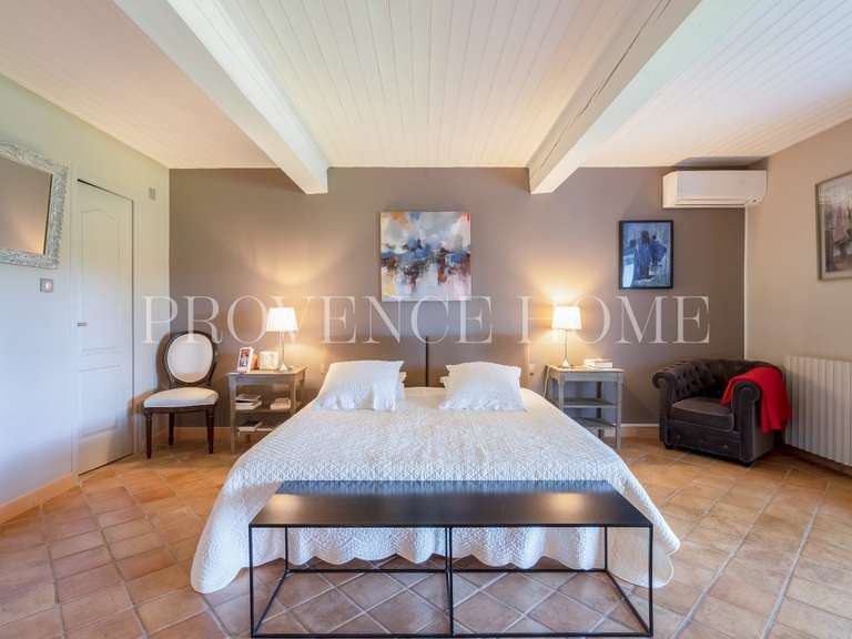 Propriété L'Isle-sur-la-Sorgue - 6 chambres - 404m²