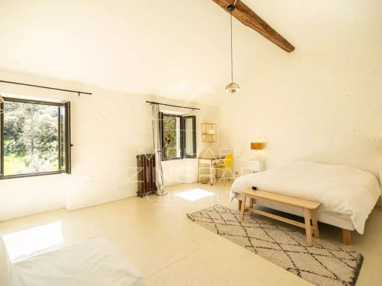 Propriété L'Isle-sur-la-Sorgue - 6 chambres - 340m²