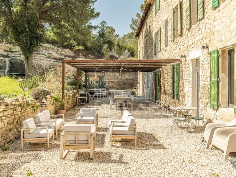 Propriété L'Isle-sur-la-Sorgue - 6 chambres - 340m²